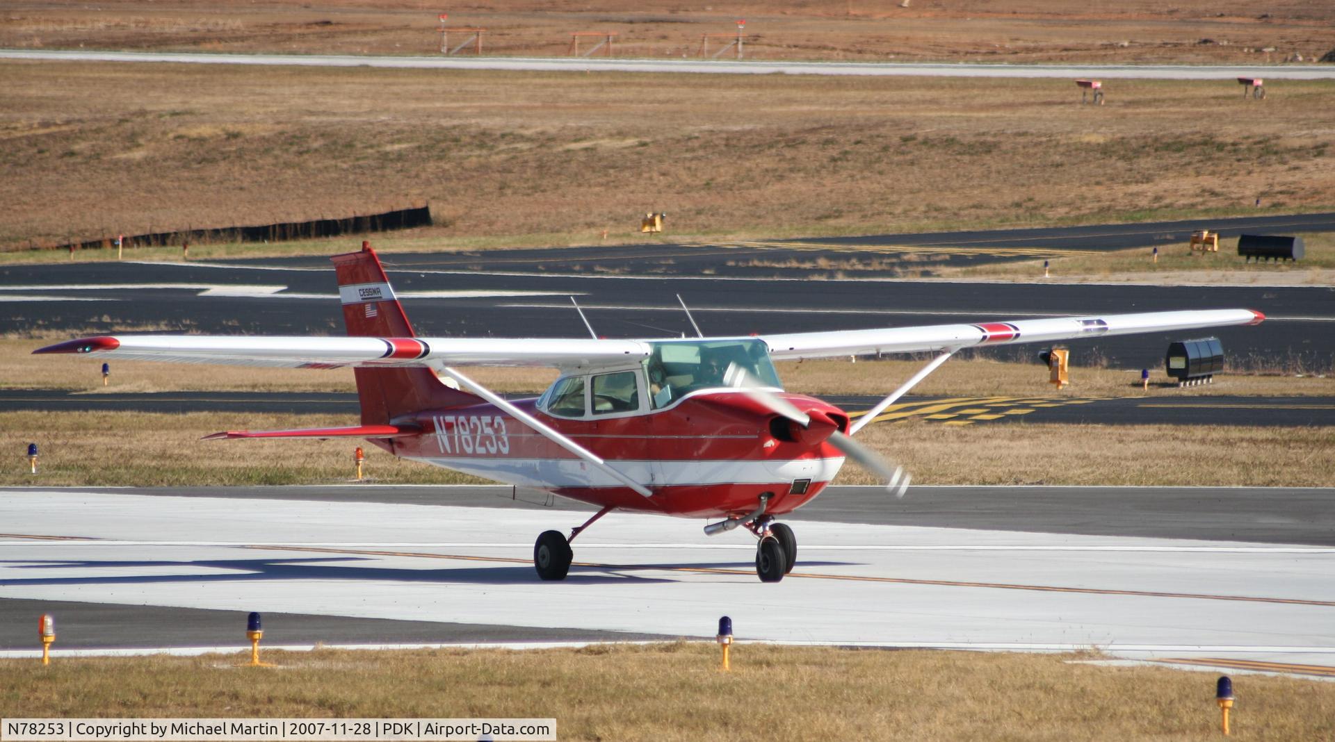 N78253, 1968 Cessna 172K Skyhawk C/N 17257546, Taxing to Runway 2L