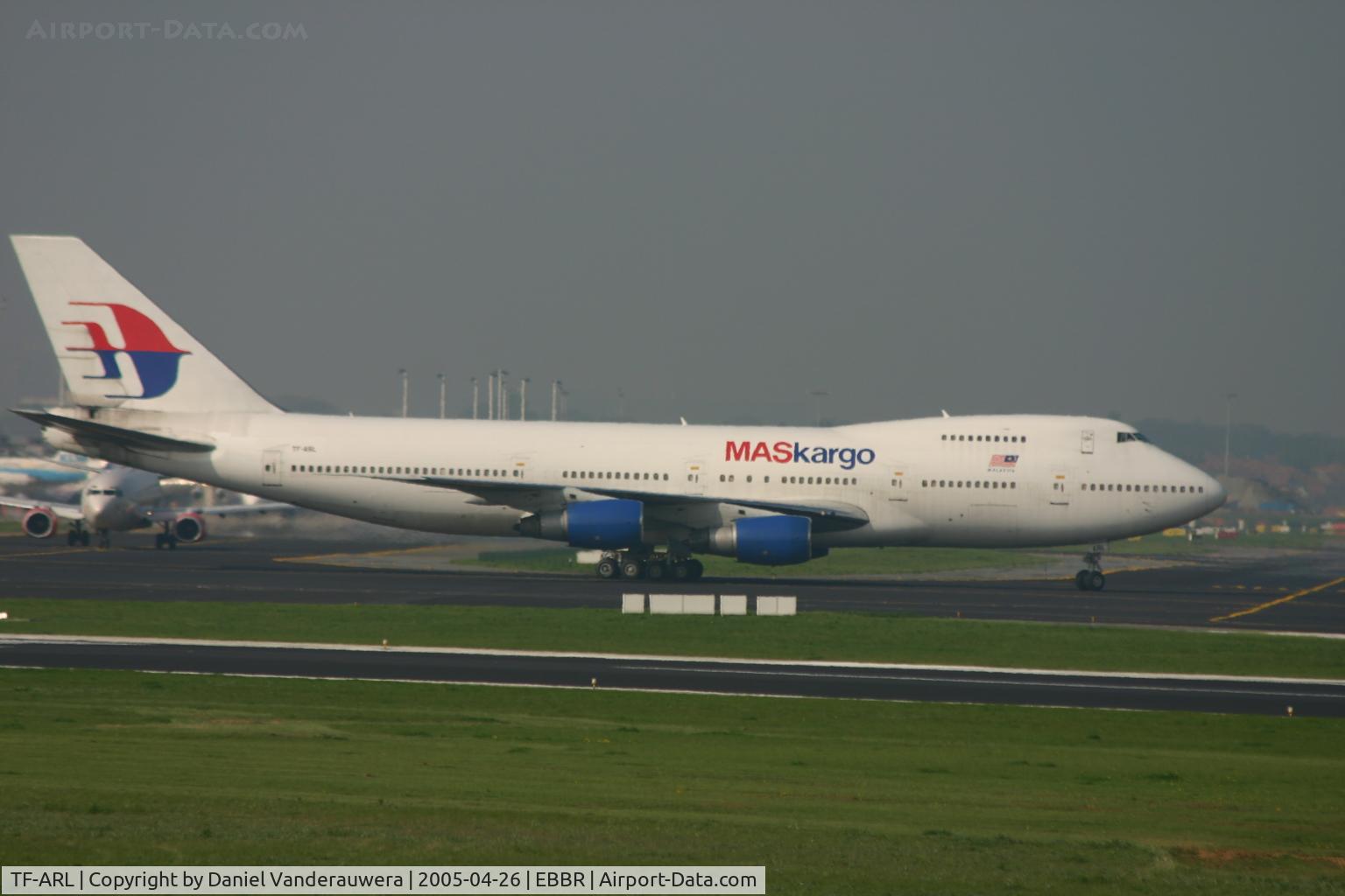 TF-ARL, 1982 Boeing 747-230B C/N 22671, manoeuvring to go to rwy 25R