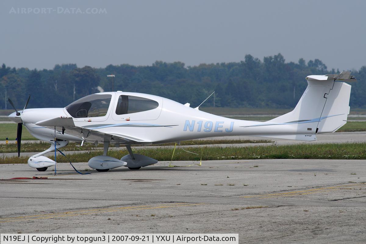 N19EJ, 2000 Pitts S-1S Special C/N 1944, Parked by Diamond Flight Centre.