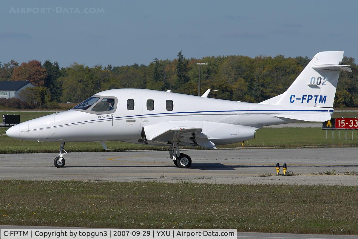 C-FPTM, 2007 Diamond D-JET C/N DJ1 - 0002, Taxiing on Alpha.