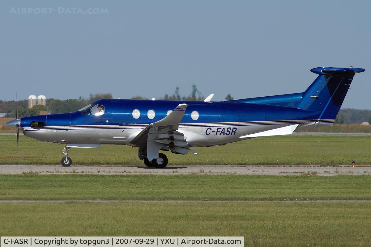 C-FASR, 2000 Pilatus PC-12/45 C/N 353, Taxiing on Golf