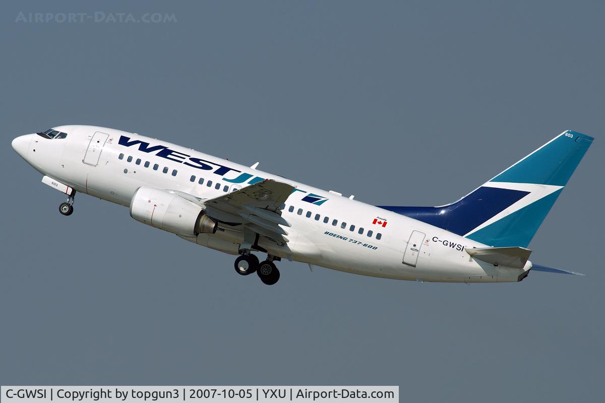 C-GWSI, 2005 Boeing 737-6CT C/N 34286, Taking off from RWY27.