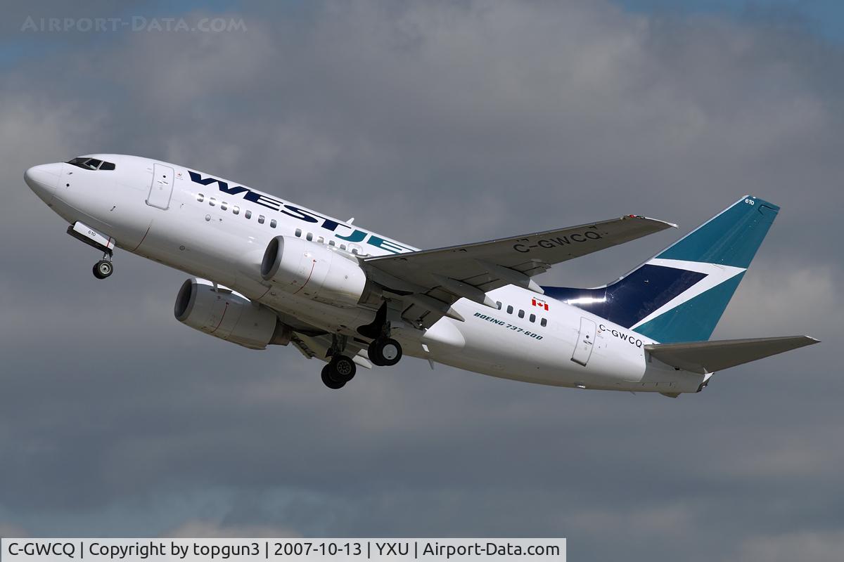 C-GWCQ, 2006 Boeing 737-6CT C/N 35111, Take off from RWY33.