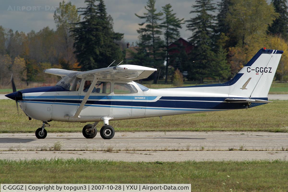 C-GGGZ, 1980 Cessna 172N C/N 17274000, Taxiing on Golf.