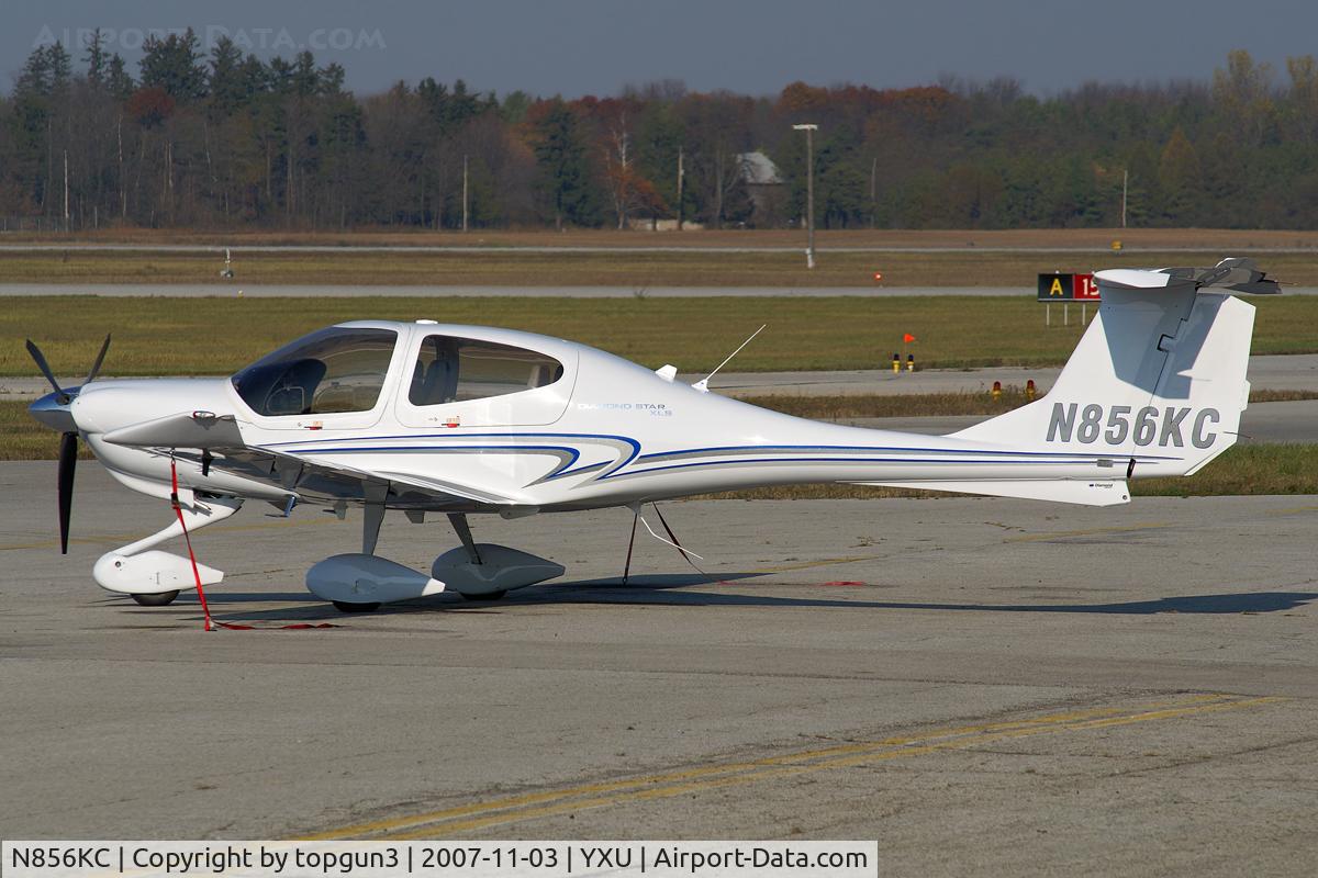 N856KC, Diamond DA-40 XLS Diamond Star C/N 40.856, Parked by Diamond Flight Centre.