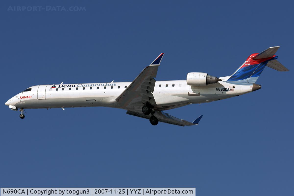 N690CA, 2004 Bombardier CRJ-700 (CL-600-2C10) Regional Jet C/N 10182, short final for 24R.