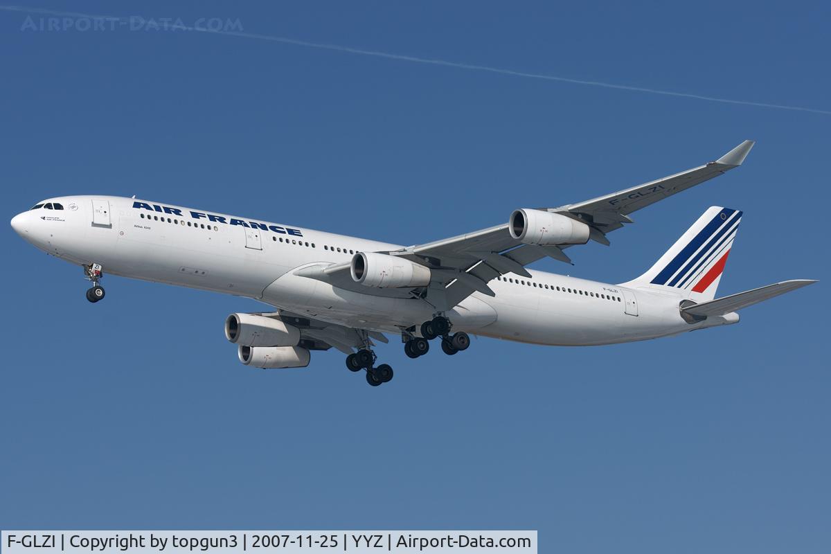 F-GLZI, 1995 Airbus A340-312 C/N 084, Final for RWY24R.