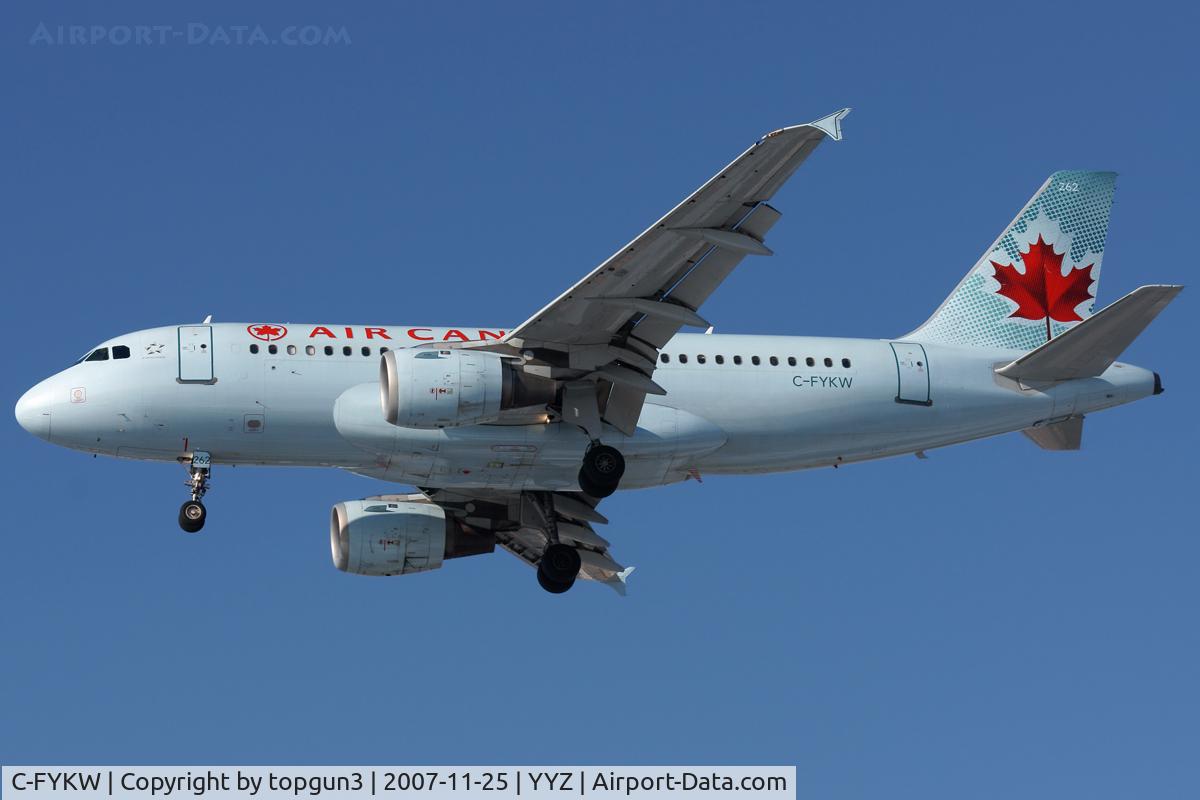 C-FYKW, 1997 Airbus A319-114 C/N 695, Short final for RWY24R.