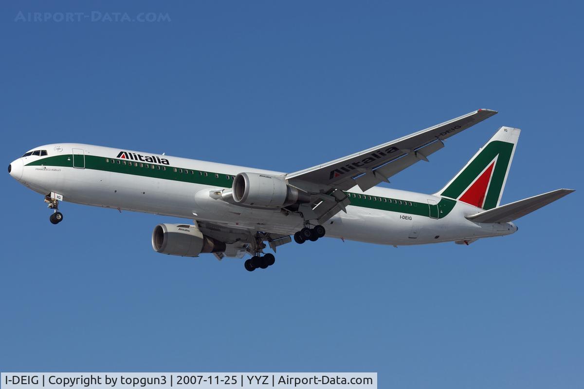 I-DEIG, 1996 Boeing 767-33A C/N 27918, Short final for RWY24R.