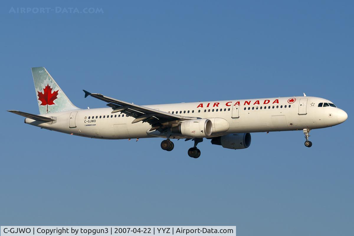 C-GJWO, 2002 Airbus A321-211 C/N 1811, Short final for RWY23.