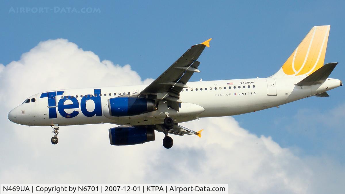 N469UA, 2001 Airbus A320-232 C/N 1409, 36L