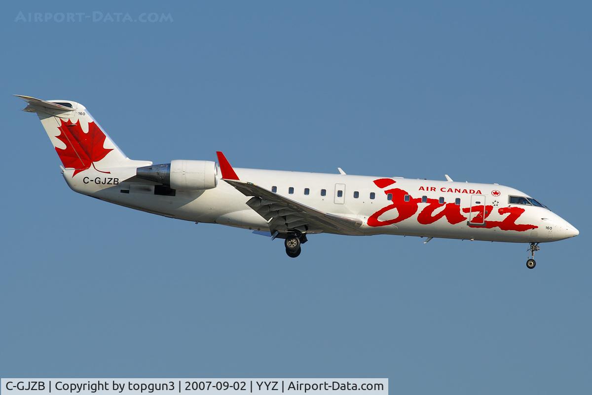 C-GJZB, 2003 Bombardier CRJ-200ER (CL-600-2B19) C/N 7740, Short final for RWY23.
