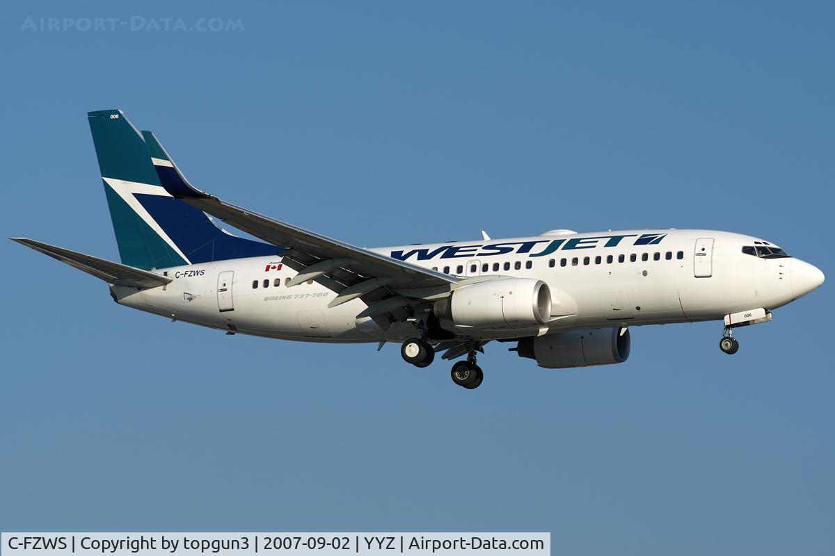 C-FZWS, 2001 Boeing 737-76N C/N 32731, Short final for RWY23.