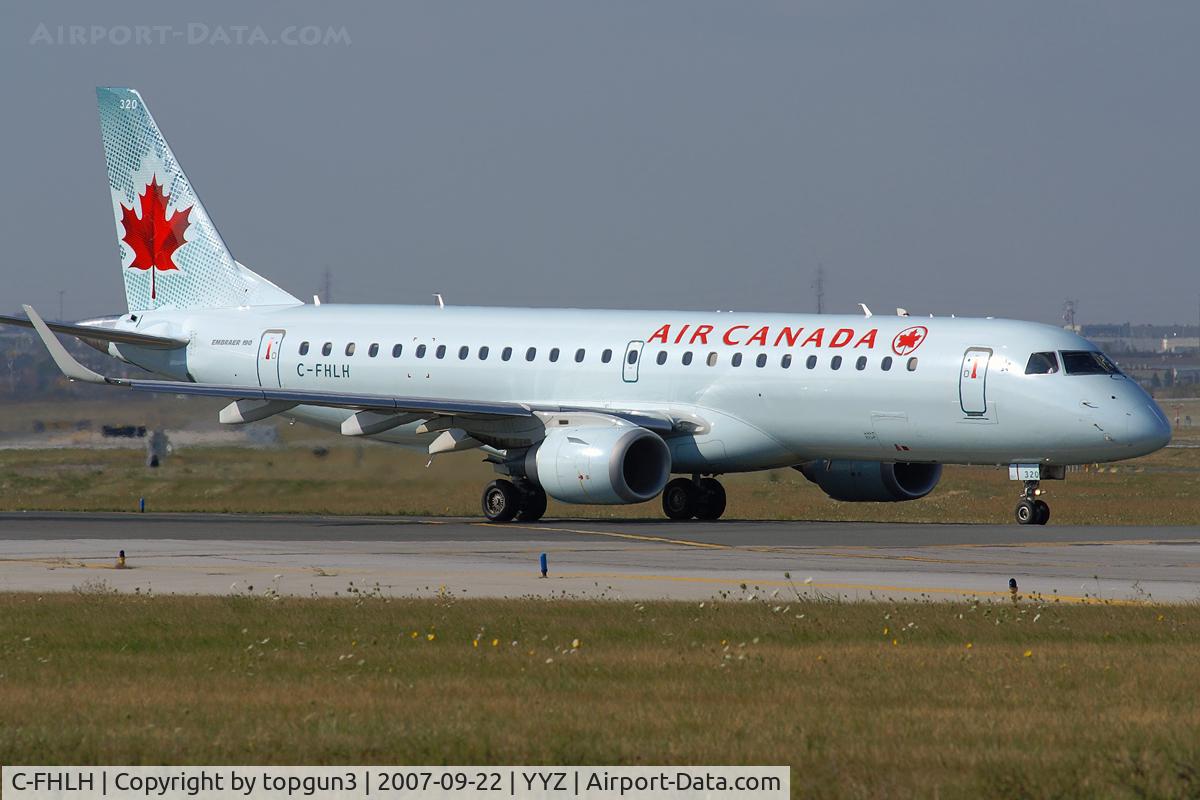 C-FHLH, 2007 Embraer 190AR (ERJ-190-100IGW) C/N 19000068, Taxiing for departure via RWY23.