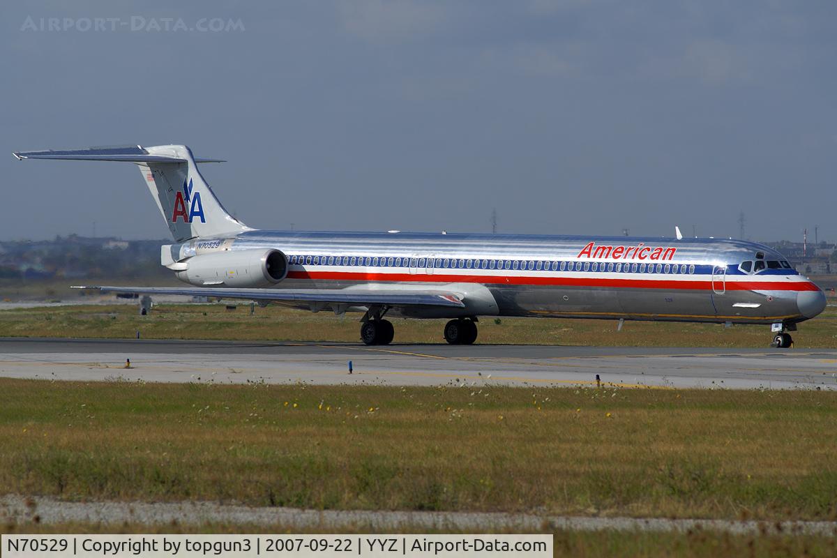 N70529, 1990 McDonnell Douglas MD-82 (DC-9-82) C/N 49921, Taxiing for departure via RWY23.