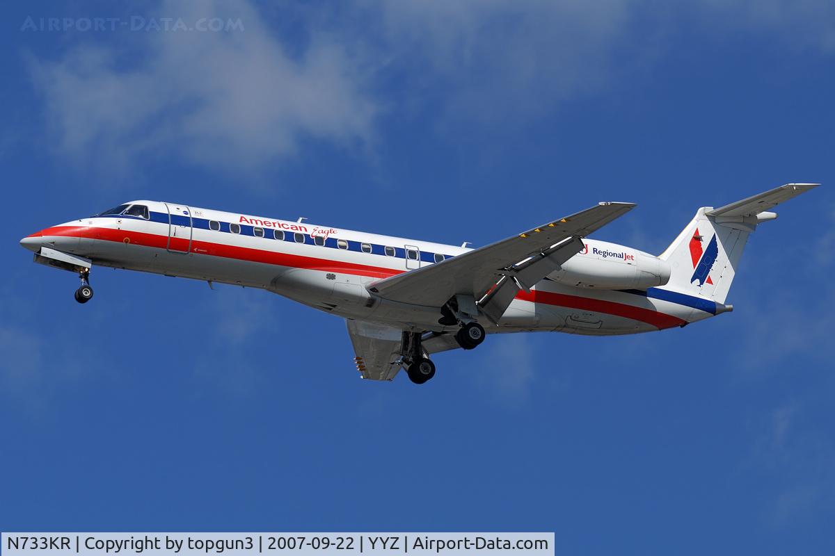 N733KR, 2001 Embraer ERJ-135LR (EMB-135LR) C/N 145368, Short final for RWY24R.