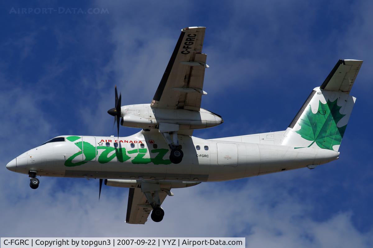 C-FGRC, 1989 De Havilland Canada DHC-8-102 Dash 8 C/N 195, Short final for RWY24R.