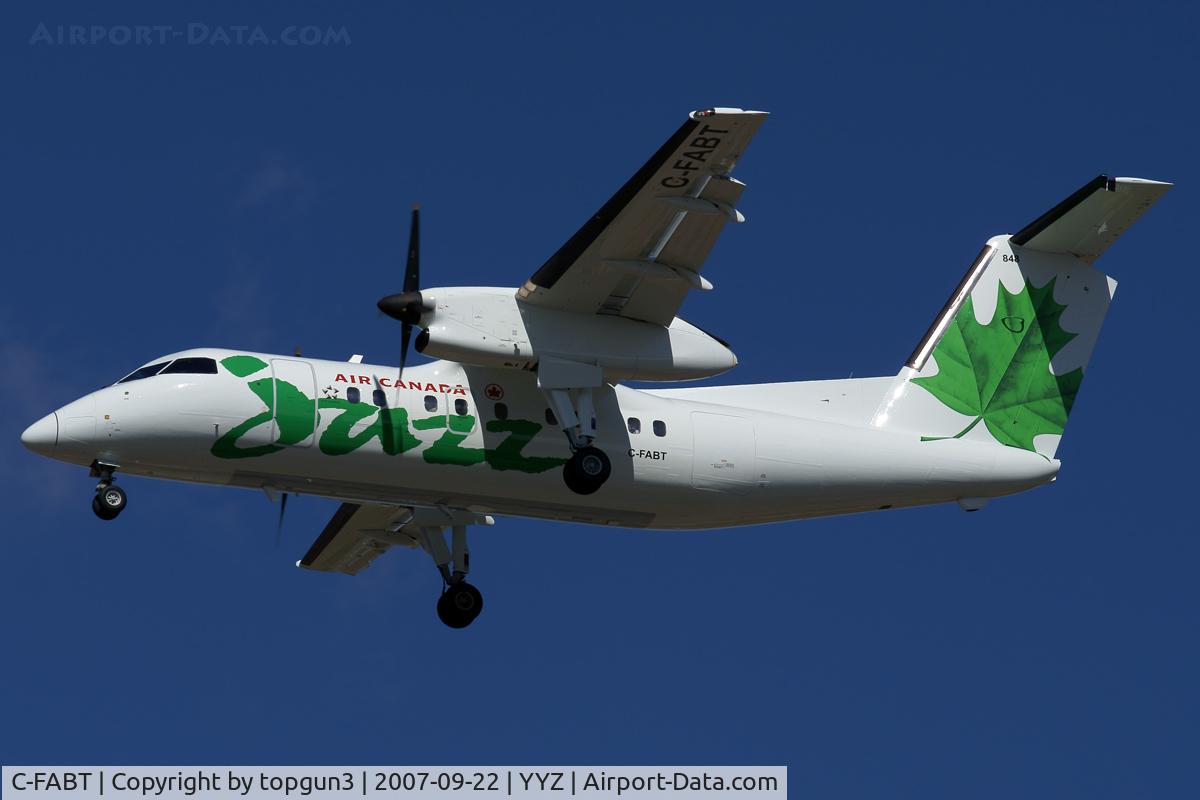 C-FABT, 1986 De Havilland Canada DHC-8-102 Dash 8 C/N 049, Final for RWY24R.