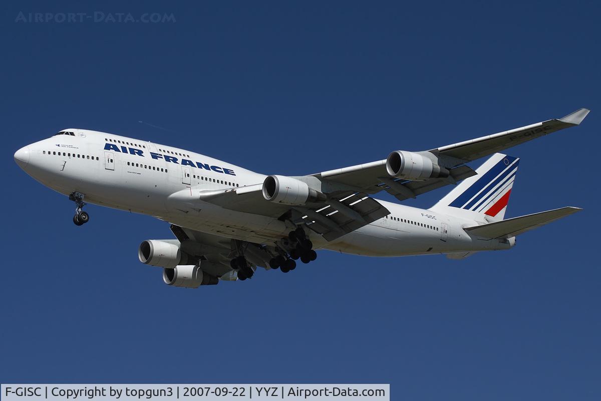 F-GISC, 1992 Boeing 747-428M C/N 25599, Short final for RWY24R.