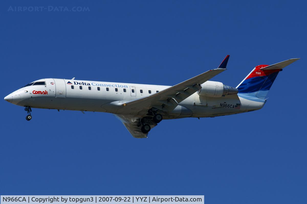 N966CA, 1996 Canadair CRJ-100ER (CL-600-2B19) C/N 7132, Short final for RWY24R.