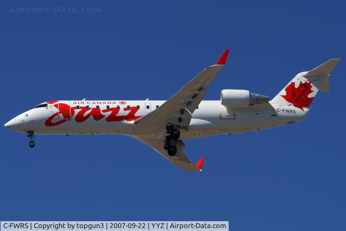 C-FWRS, 1996 Canadair CRJ-100ER (CL-600-2B19) C/N 7112, Short final for RWY24R.
