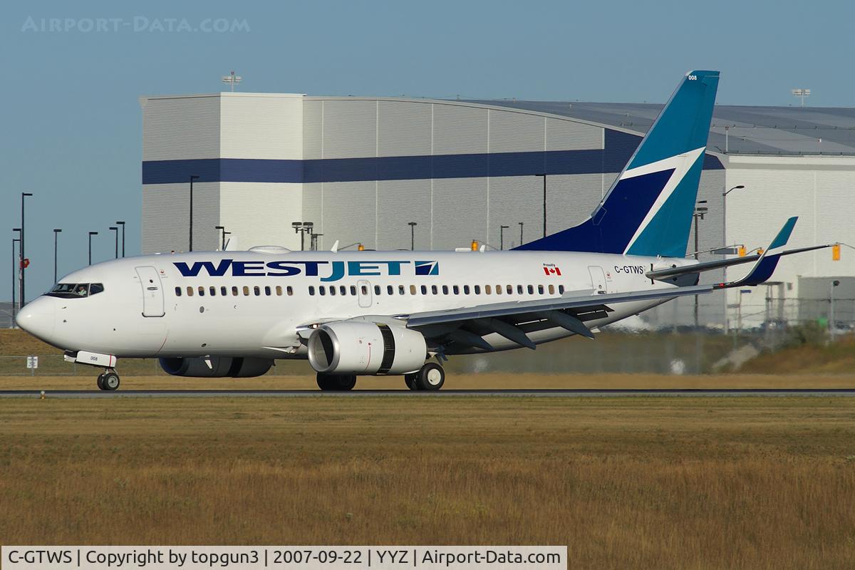 C-GTWS, 2002 Boeing 737-76N C/N 32883, Landing on RWY33L.