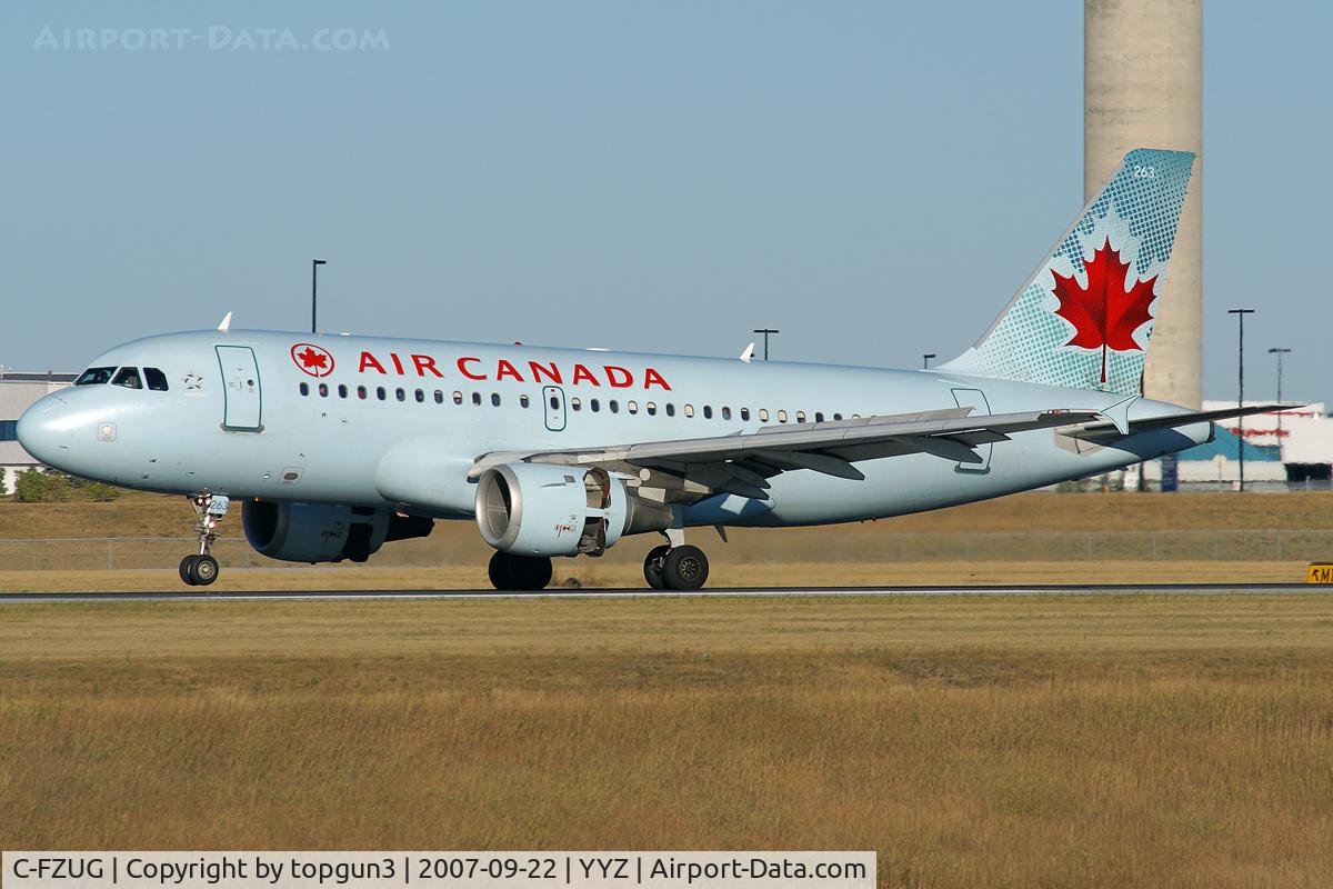 C-FZUG, 1997 Airbus A319-114 C/N 697, Landing on RWY33L.