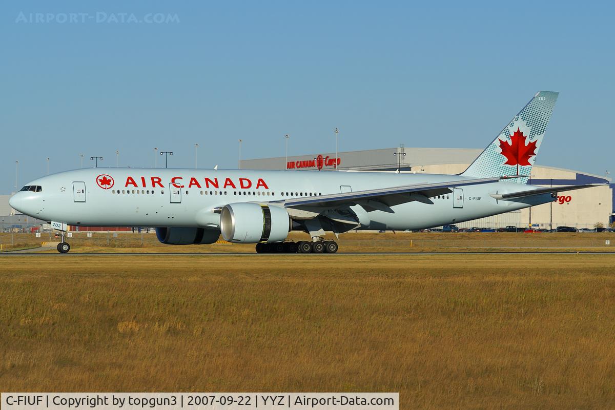 C-FIUF, 2007 Boeing 777-233/LR C/N 35243, Landing on RWY33L.