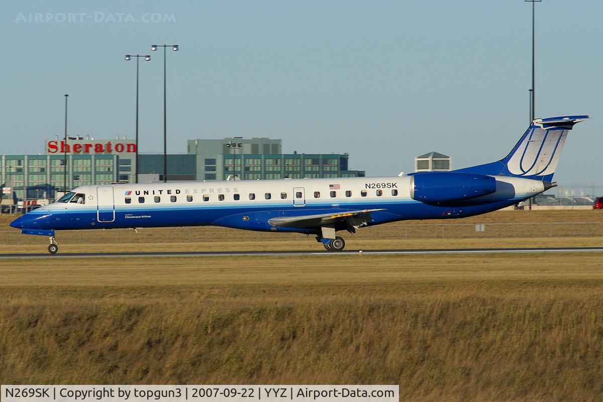 N269SK, 2000 Embraer EMB-145LR C/N 145293, Landing on RWY33L.