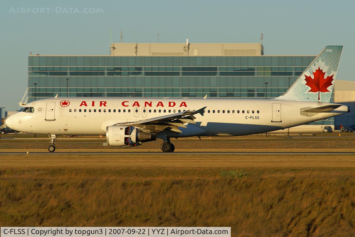 C-FLSS, 1992 Airbus A320-211 C/N 284, Landing on RWY33L.