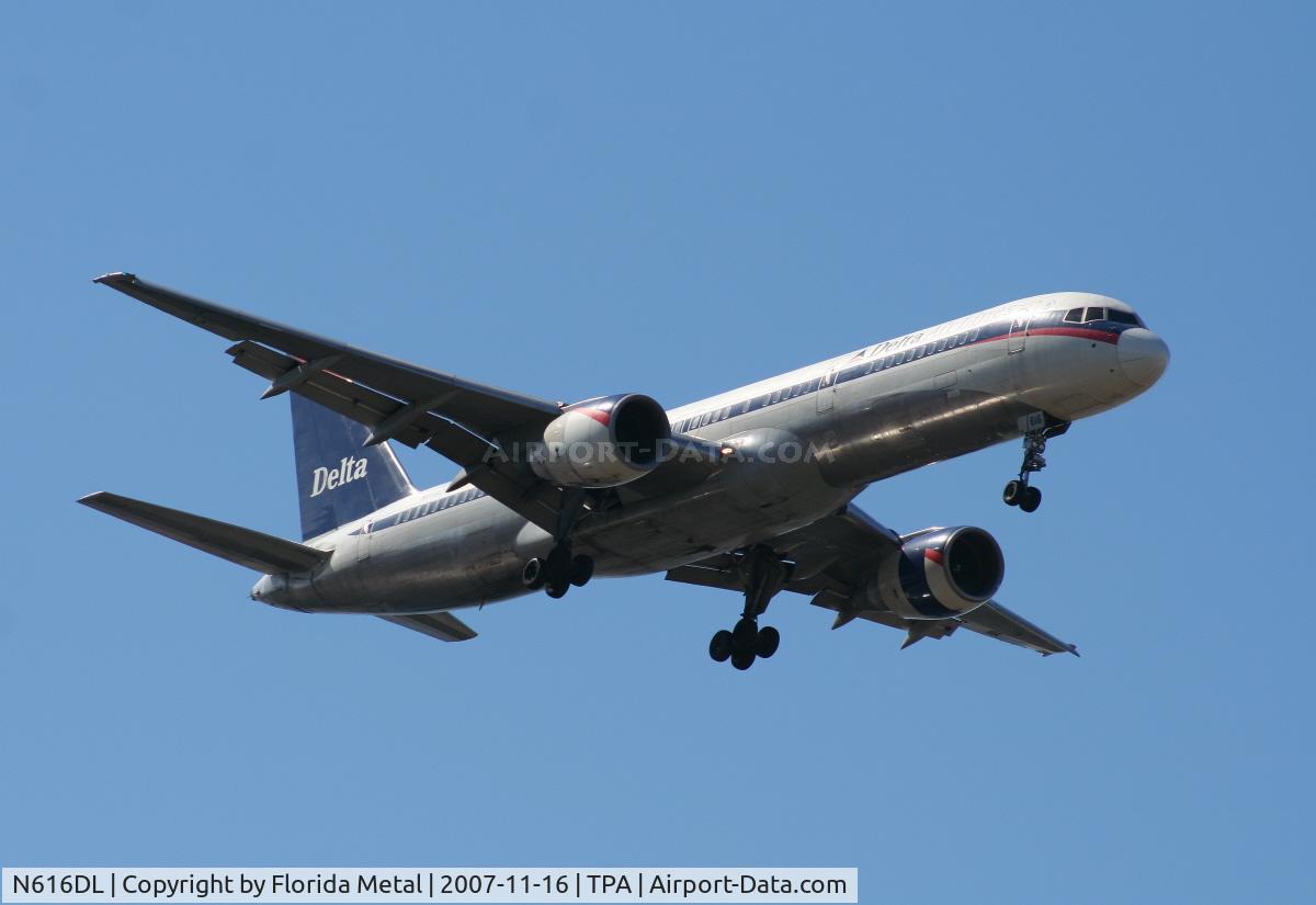 N616DL, 1986 Boeing 757-232 C/N 22823, Delta