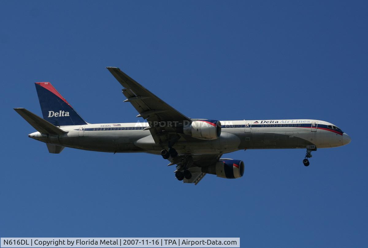 N616DL, 1986 Boeing 757-232 C/N 22823, Delta