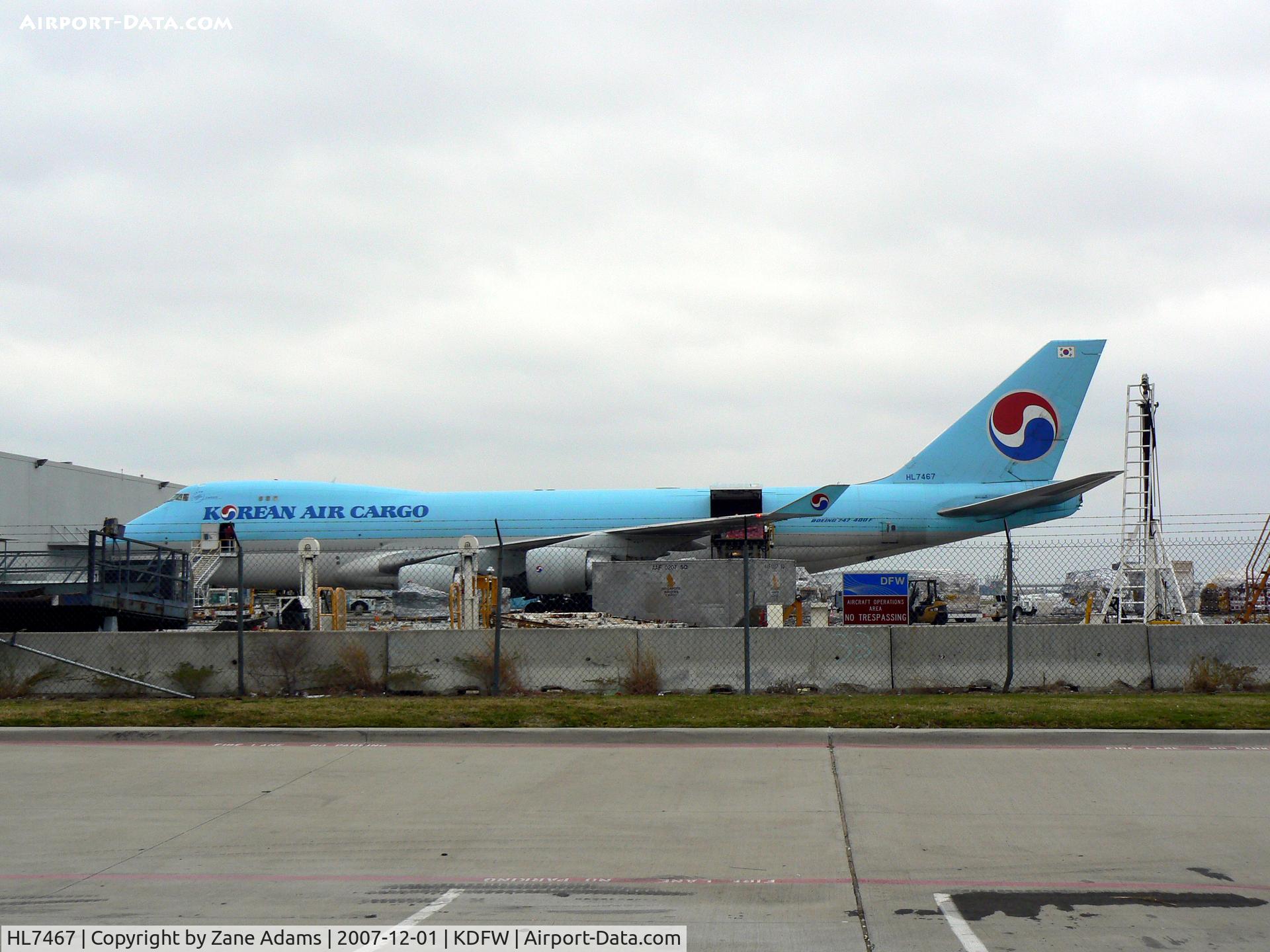 HL7467, 2001 Boeing 747-4B5F/SCD C/N 27073, On the west freight ramp at DFW