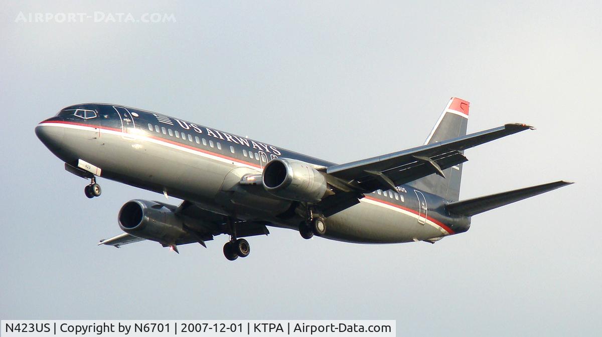 N423US, 1989 Boeing 737-401 C/N 23990, 36L
