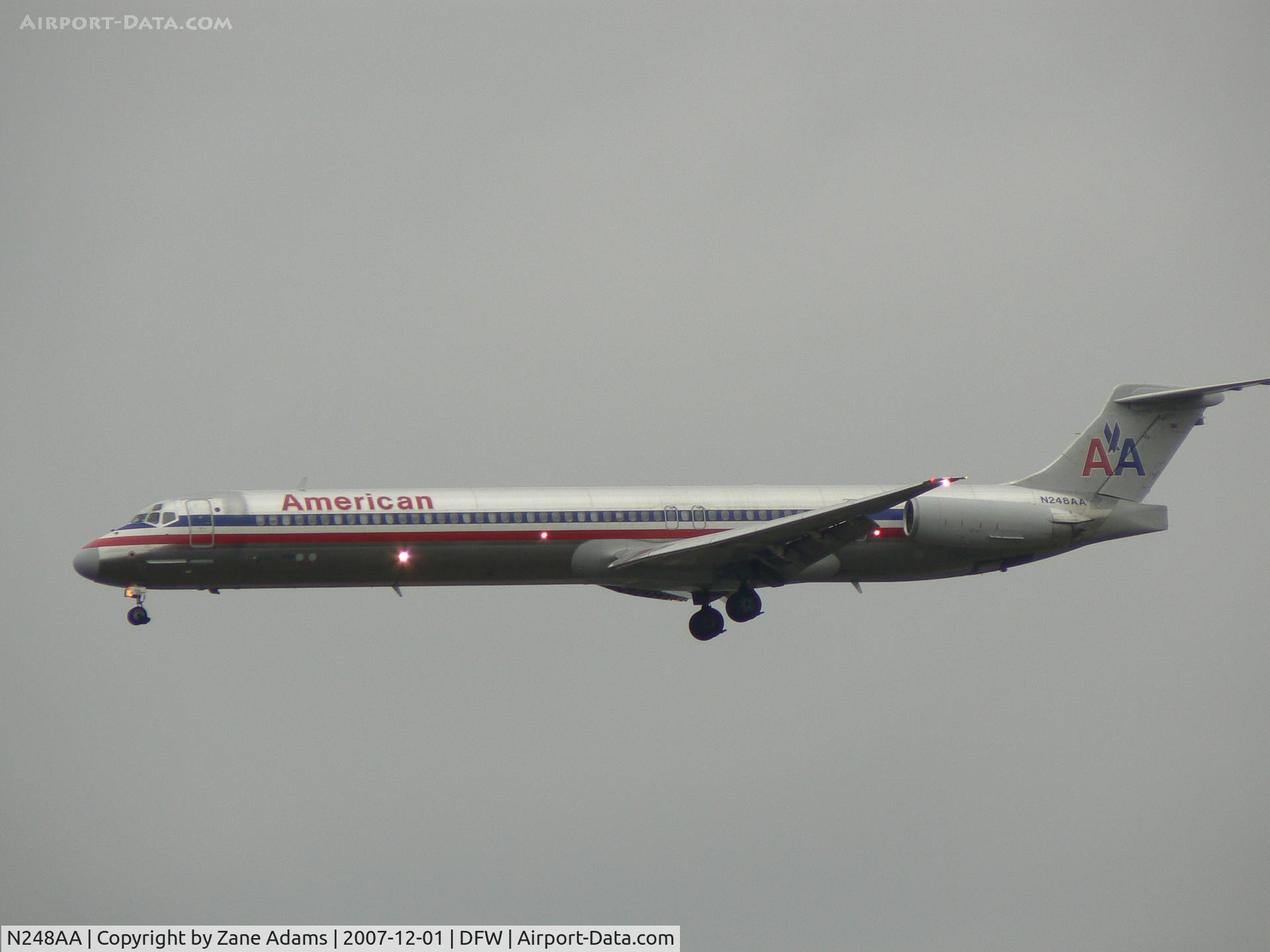 N248AA, 1984 McDonnell Douglas MD-82 (DC-9-82) C/N 49259, Rainy day at DFW - Landing 18R
