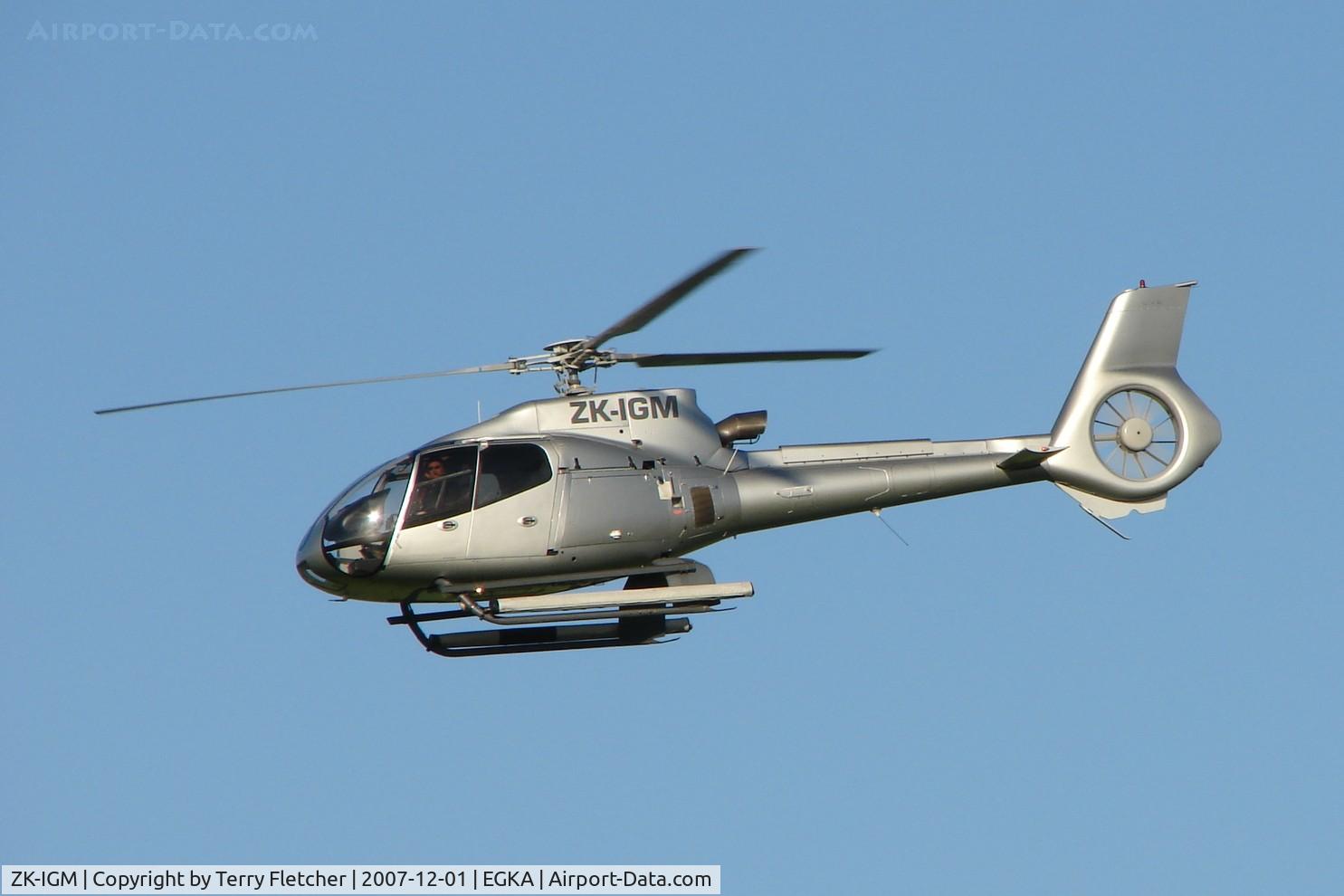 ZK-IGM, Eurocopter EC-130B-4 (AS-350B-4) C/N 3770, This New-Zealand registered EC130 B4 did a flypast the Shoreham Tower - but did not land