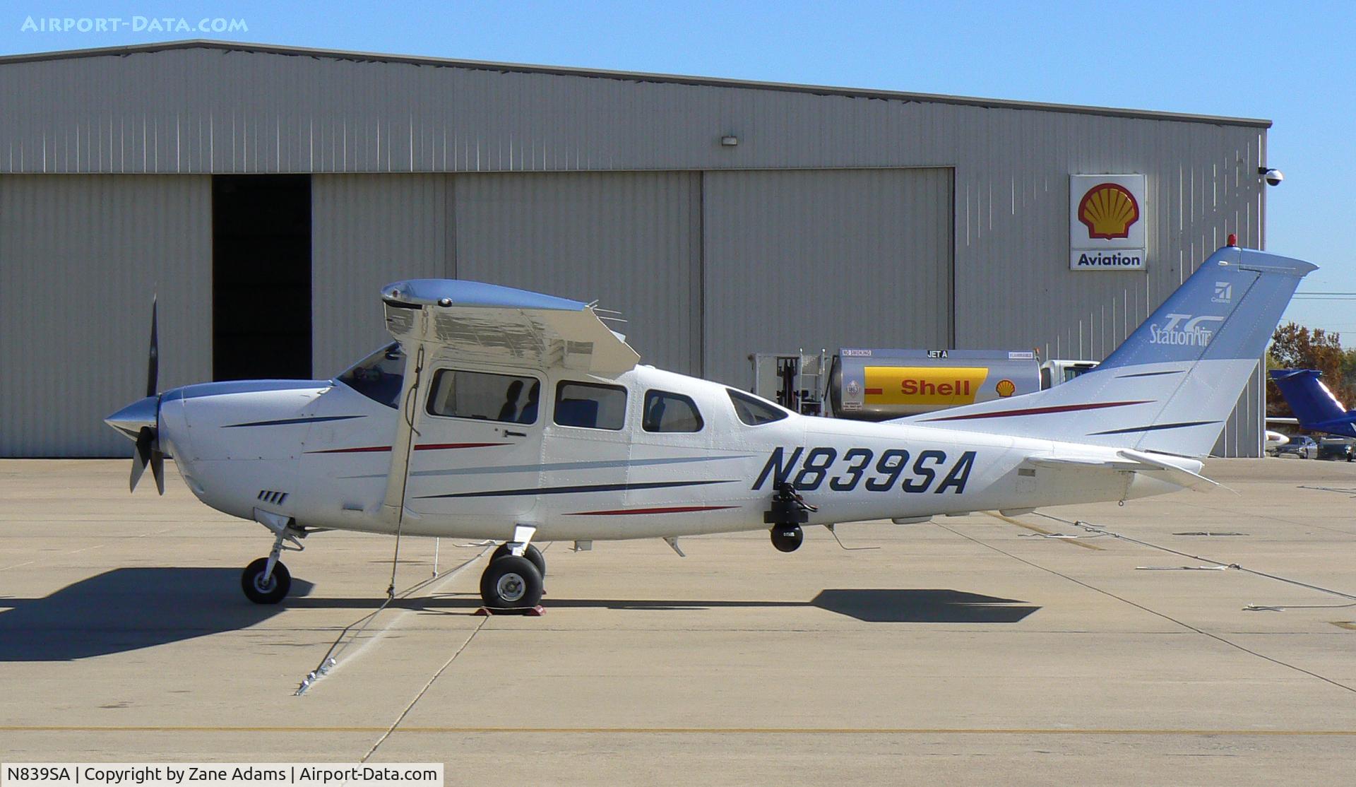 N839SA, 2003 Cessna T206H Turbo Stationair C/N T20608391, On the ramp