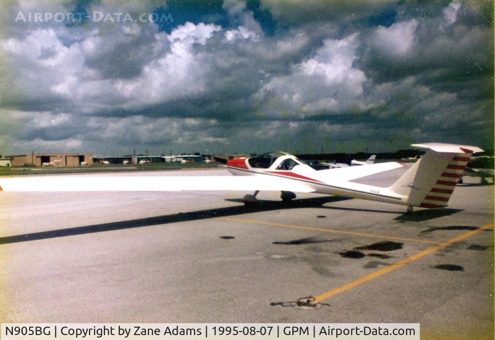N905BG, 1982 Grob G109 C/N 6105, On the ramp at Grand Prairie