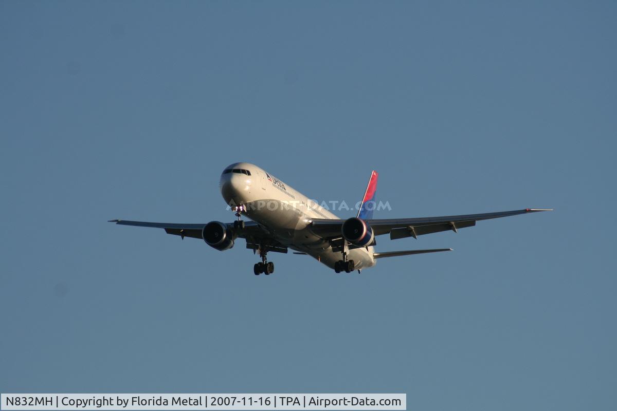 N832MH, 2000 Boeing 767-432/ER C/N 29704, Delta