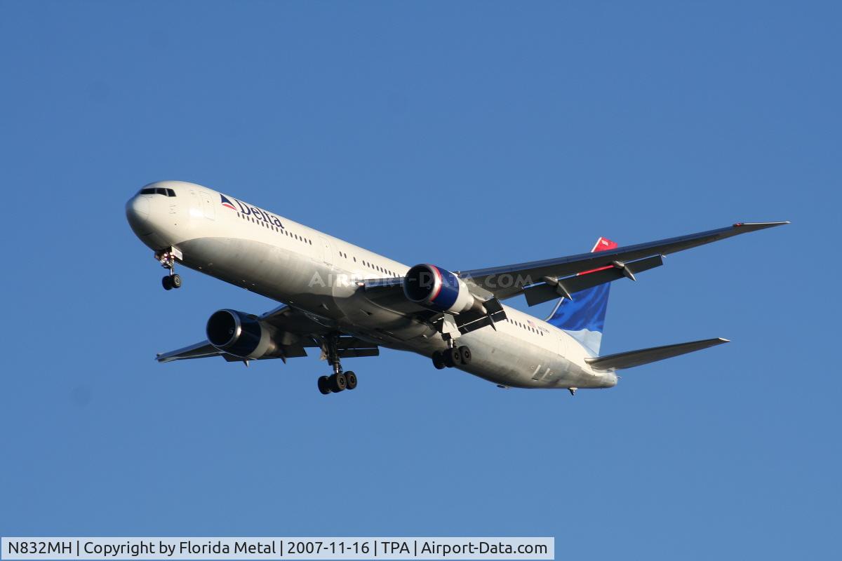 N832MH, 2000 Boeing 767-432/ER C/N 29704, Delta