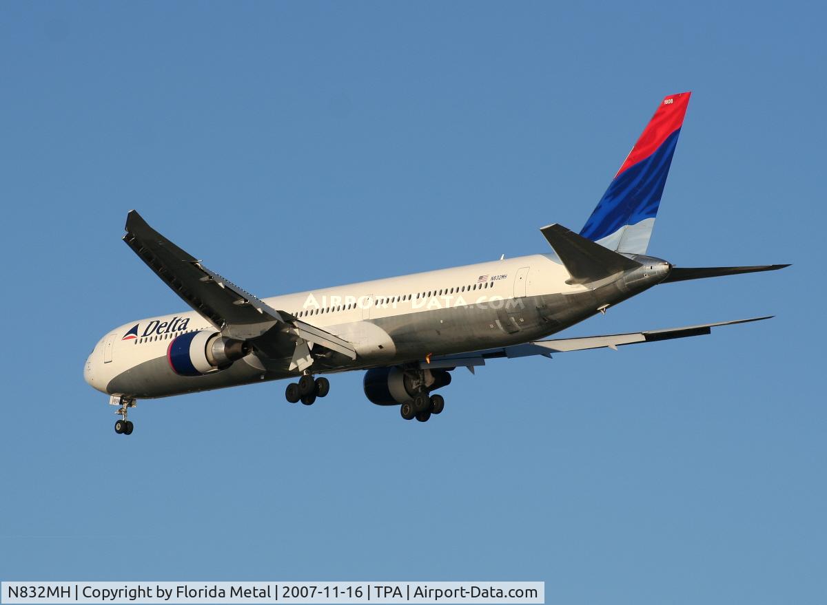 N832MH, 2000 Boeing 767-432/ER C/N 29704, Delta