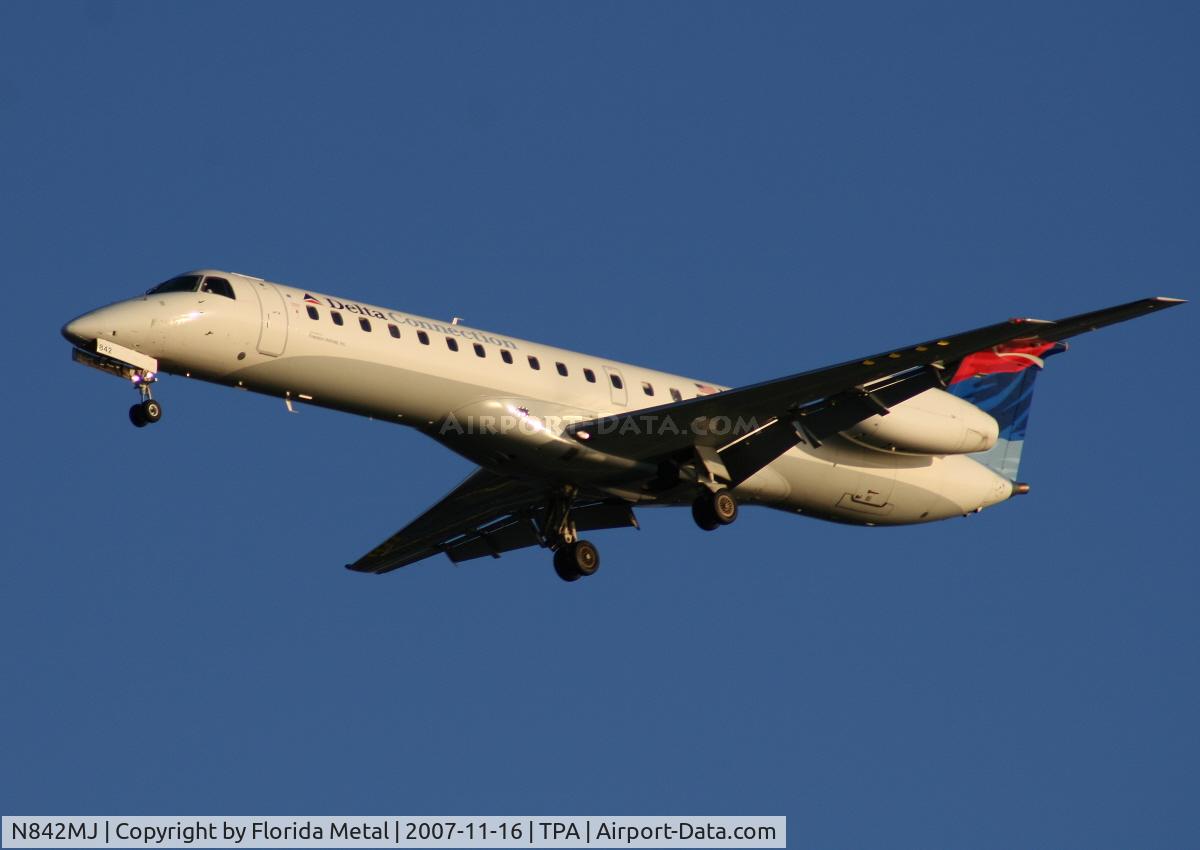 N842MJ, 2001 Embraer EMB-145LR C/N 145457, Delta Connection