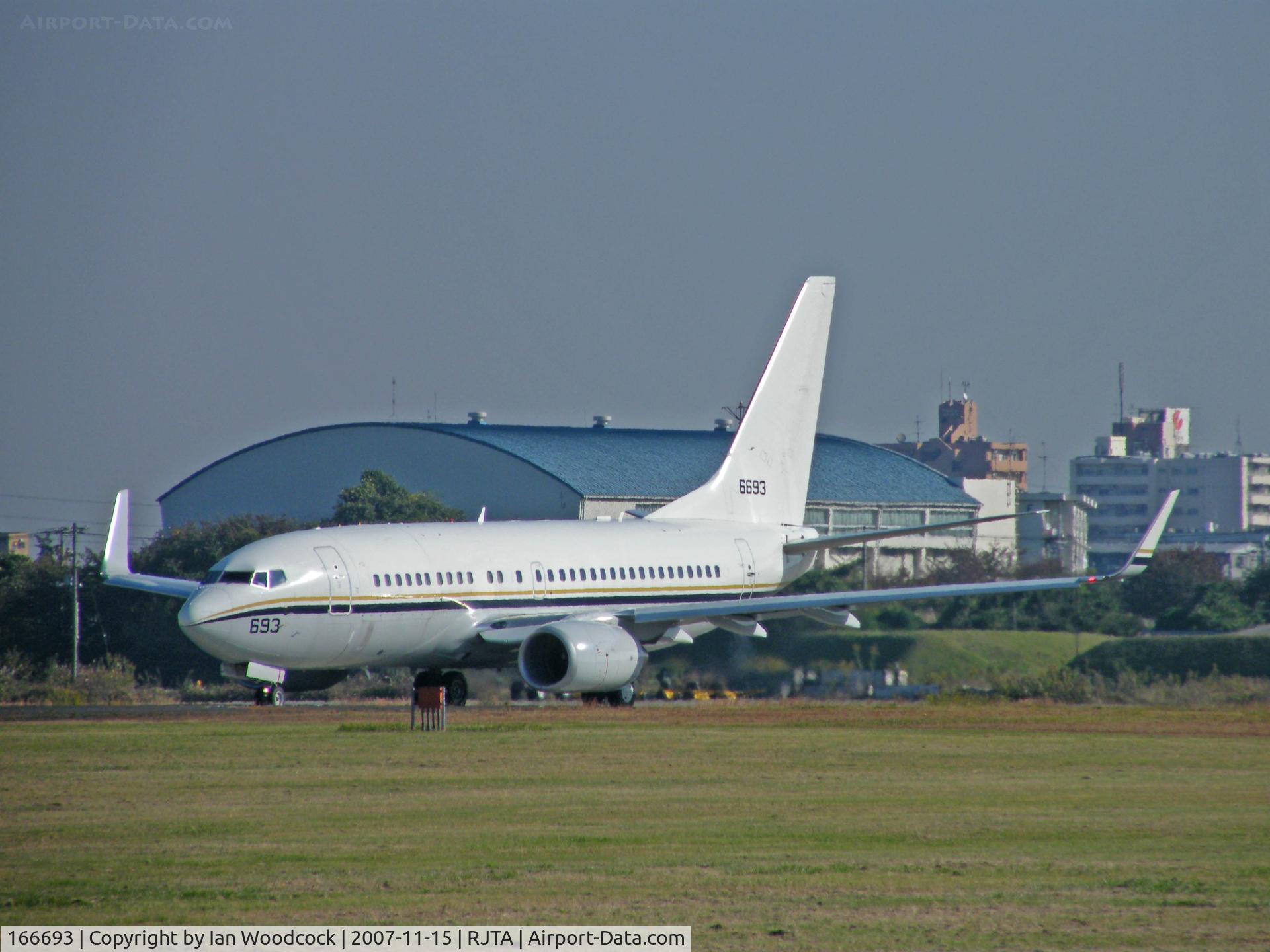 166693, 2006 Boeing C-40A (737-7AF) Clipper C/N 34304, Boeing C-40A/USN/Atsugi