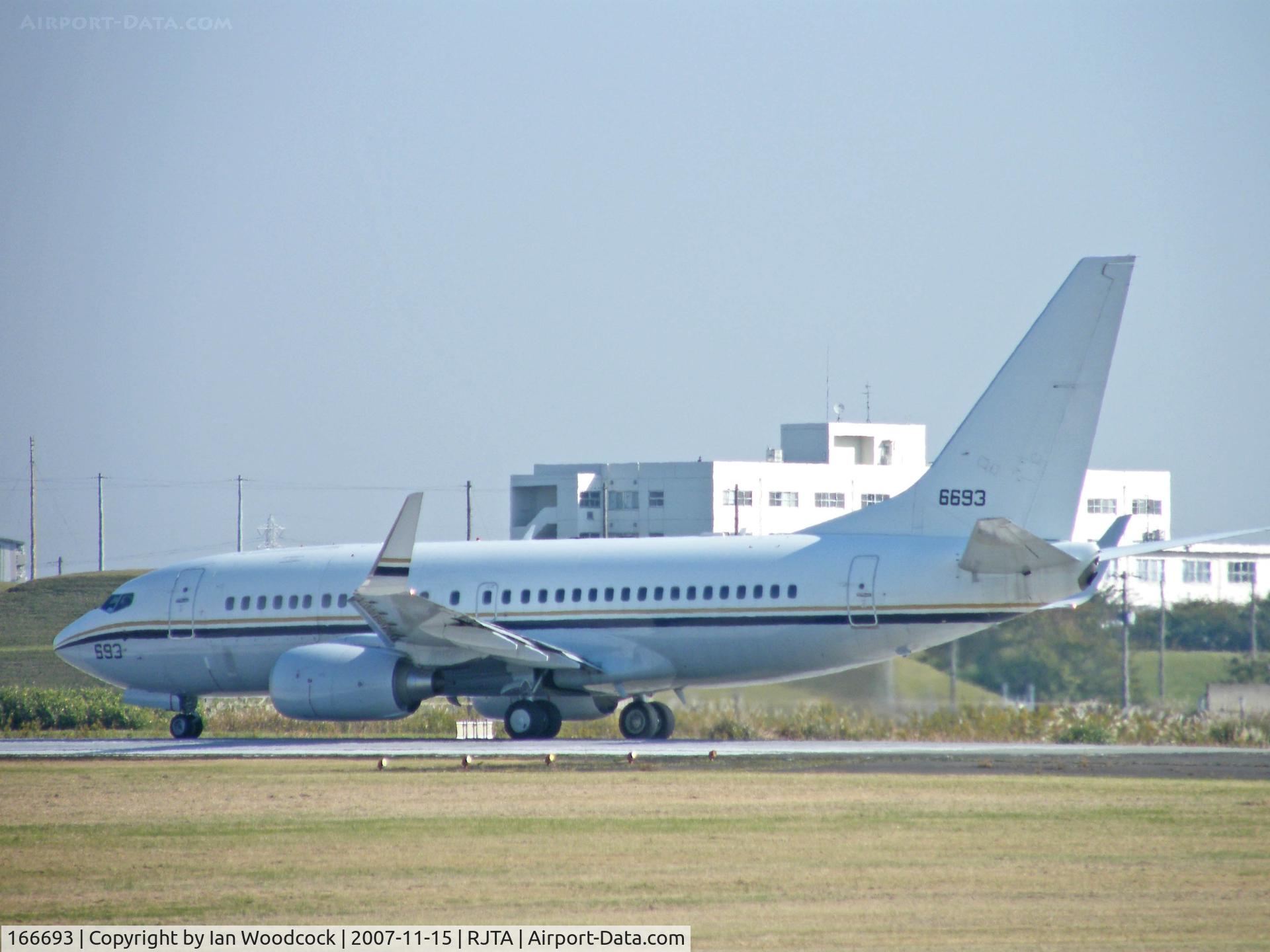 166693, 2006 Boeing C-40A (737-7AF) Clipper C/N 34304, Boeing C-40A/USN/Atsugi