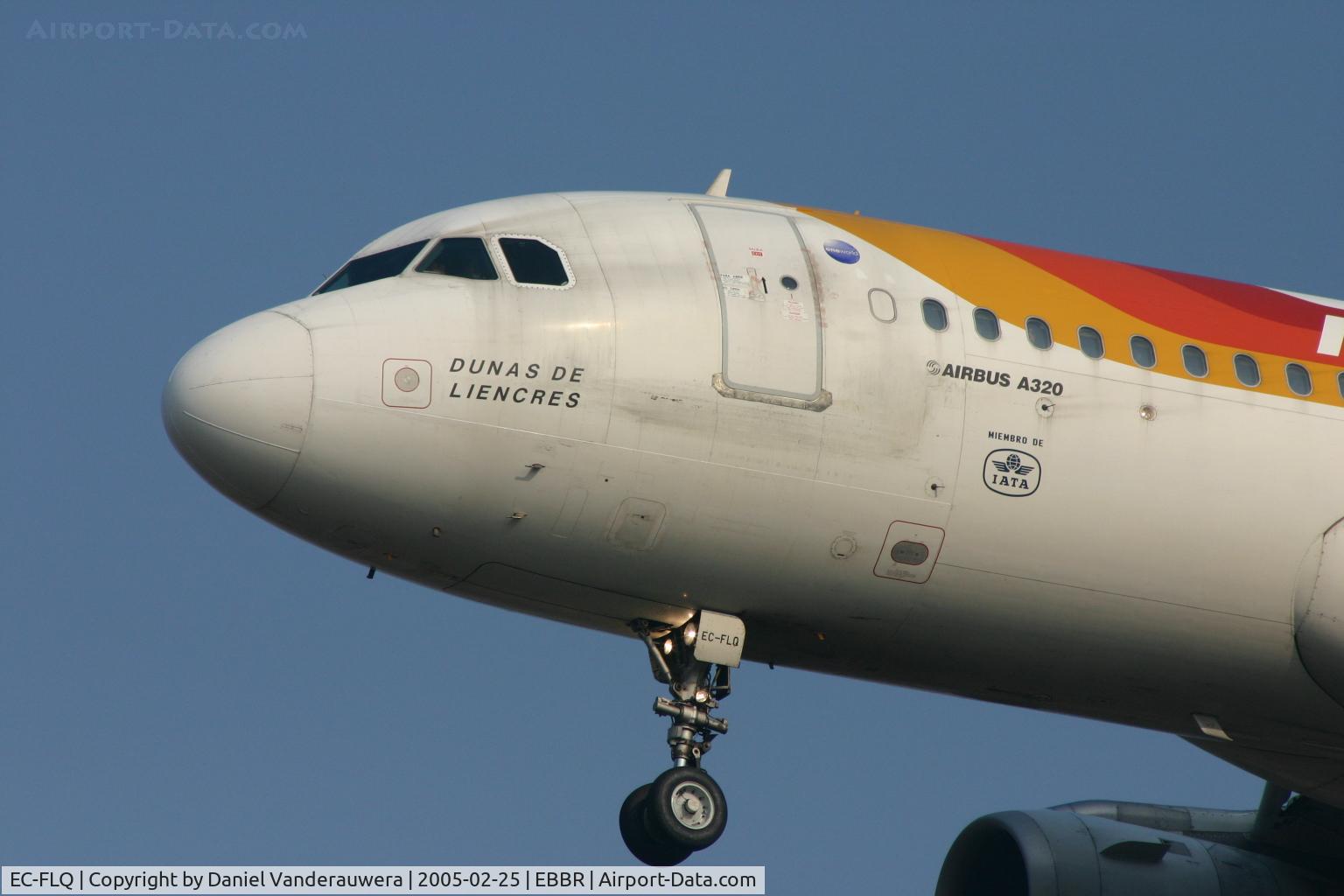EC-FLQ, 1991 Airbus A320-211 C/N 0274, arrival of flight IB4214 to rwy 25R