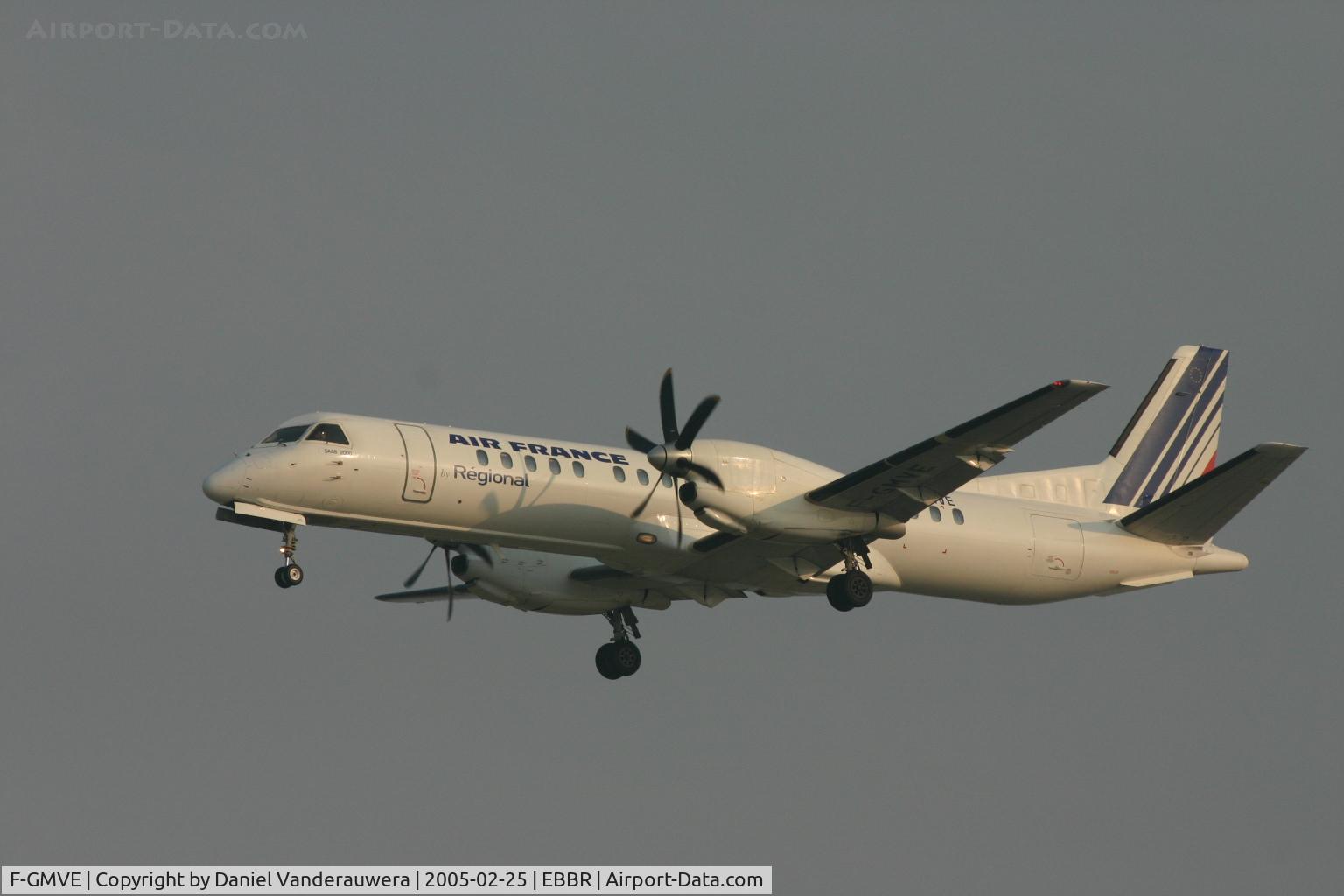 F-GMVE, 1996 Saab 2000 C/N 2000-040, arrival of flight AF3210 to rwy 25L