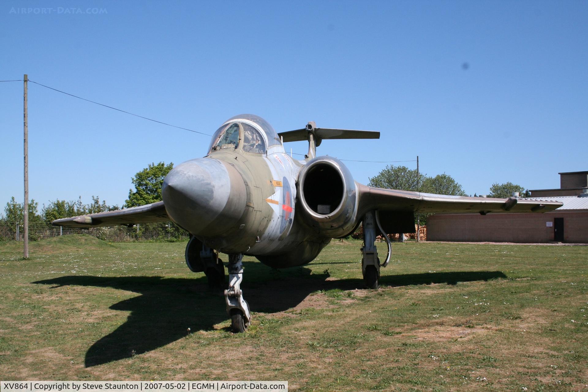 XV864, 1968 Hawker Siddeley Buccaneer S.2B C/N B3-13-67, Taken at Manston May 2007