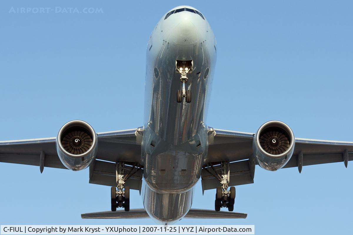 C-FIUL, 2007 Boeing 777-333/ER C/N 35255, Short final for RWY23.