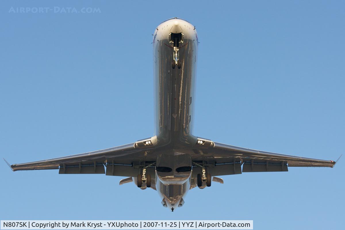 N807SK, 2006 Bombardier CRJ-900ER (CL-600-2D24) C/N 15082, Short final for RWY23.