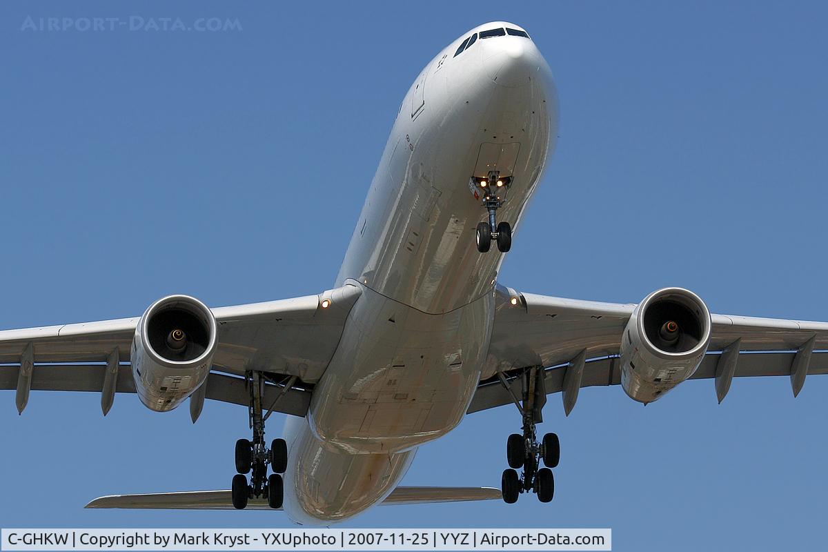 C-GHKW, 2001 Airbus A330-343 C/N 0408, Short final for RWY23.